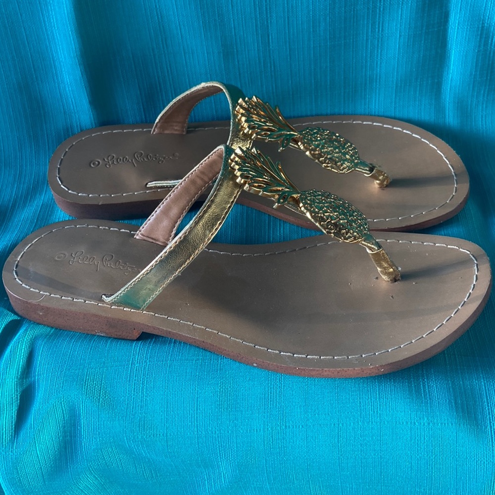 Lilly Pulitzer sz 7 Pineapple Flips Flops. GUC
